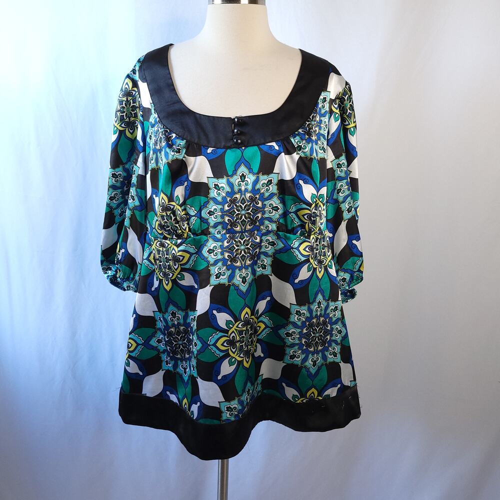 Lane Bryant Satiny Jewel Toned Geometric Short Sleeve Blouse Scoop Neck 14/16